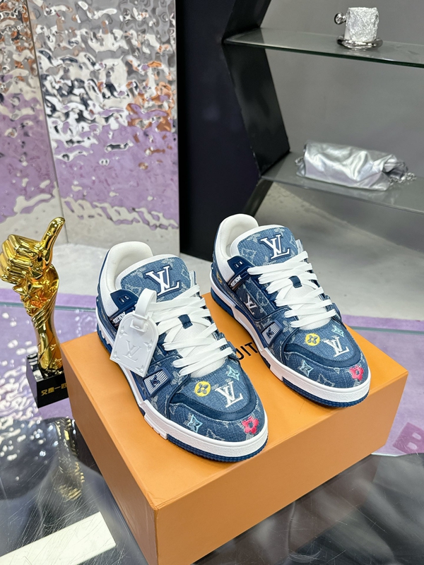 ルイヴィトン靴背面デザイン